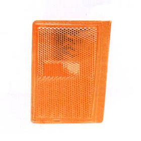 Chevrolet Blazer (fullsize) 1992-1993 Passenger Side Front Lower Side Marker Light Assembly - GM2551105